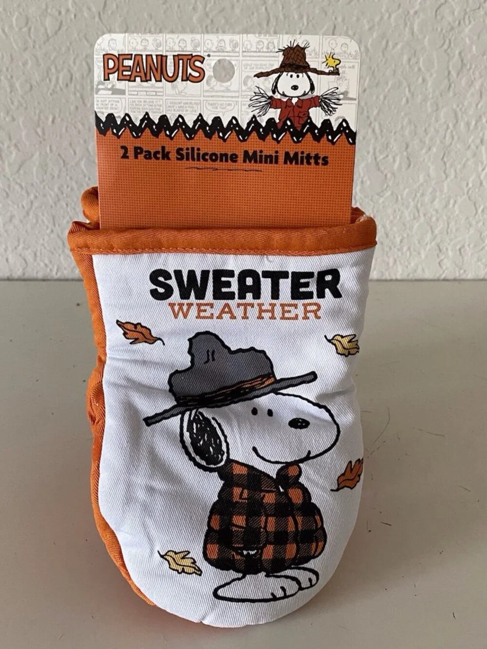 2 Pk PEANUTS Mini Oven Mitts Snoopy In Puffer Jacket Autumn Fall Sweater Weather